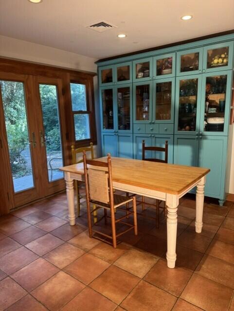 113 S Orleans Road Unit 113 Property Photo 3