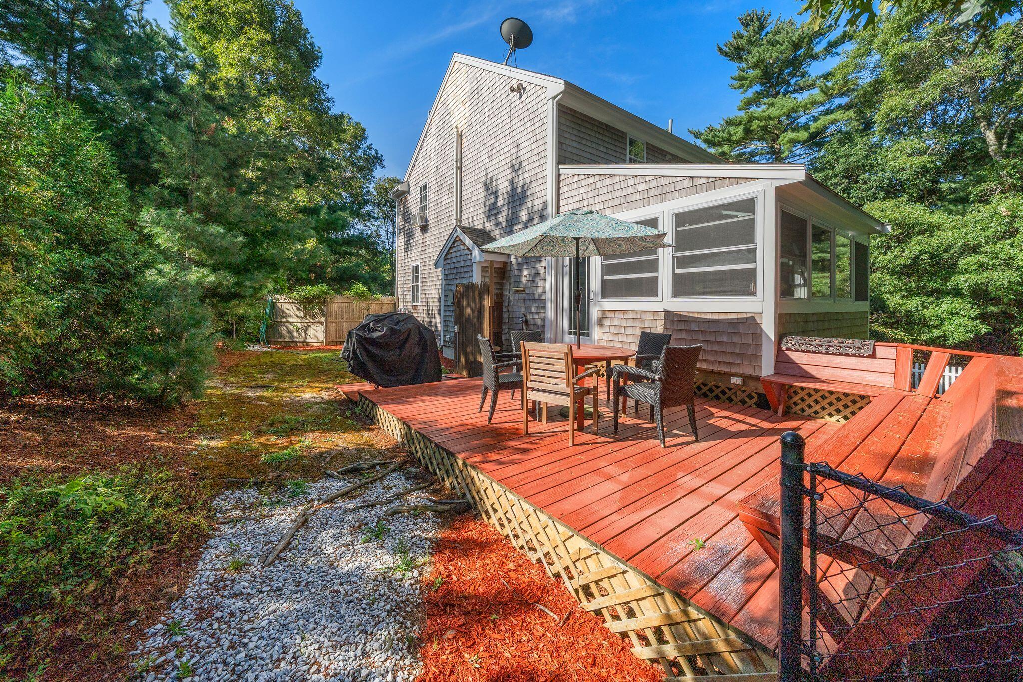19 Maple Street Property Photo 45