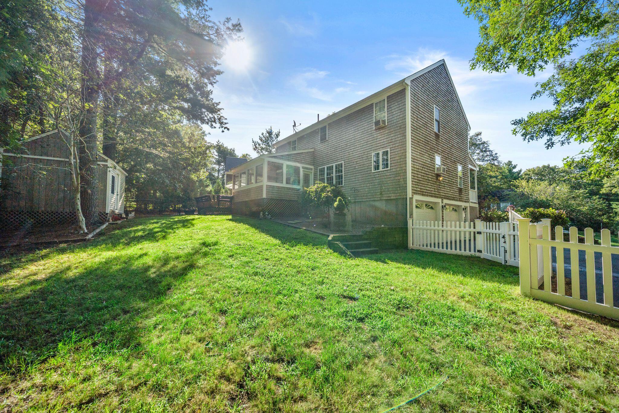 19 Maple Street Property Photo 46