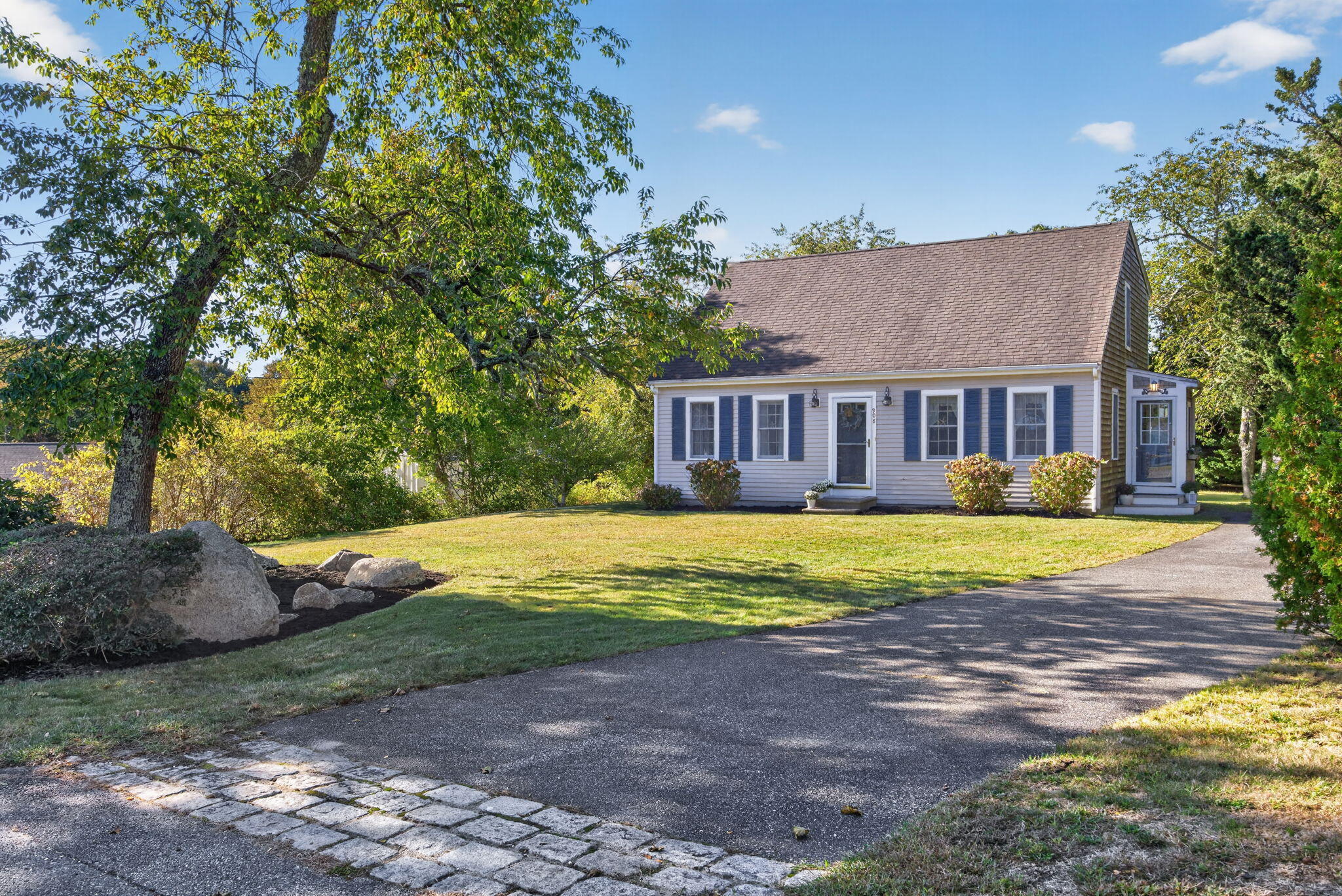 908 Shore Road Property Photo 1