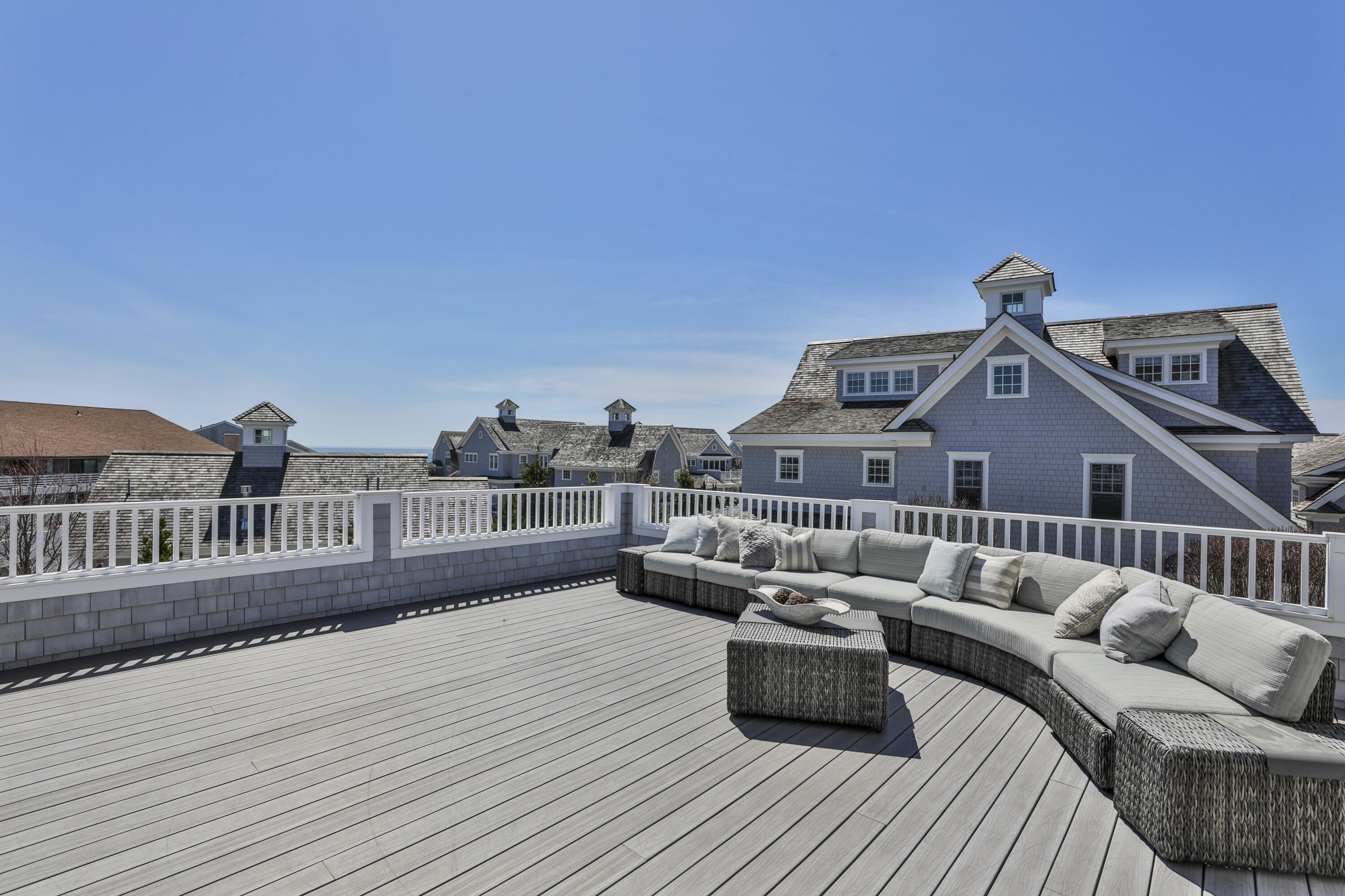 5 Coastline Drive Property Photo 7