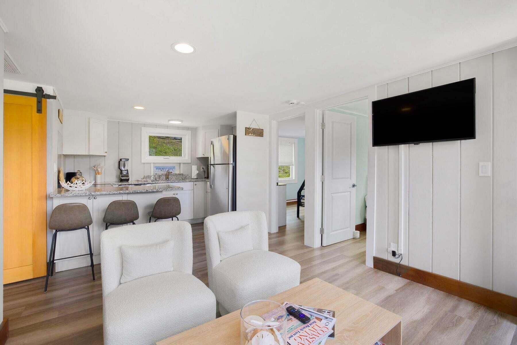 20 Cedar Swamp Lane Property Photo 4