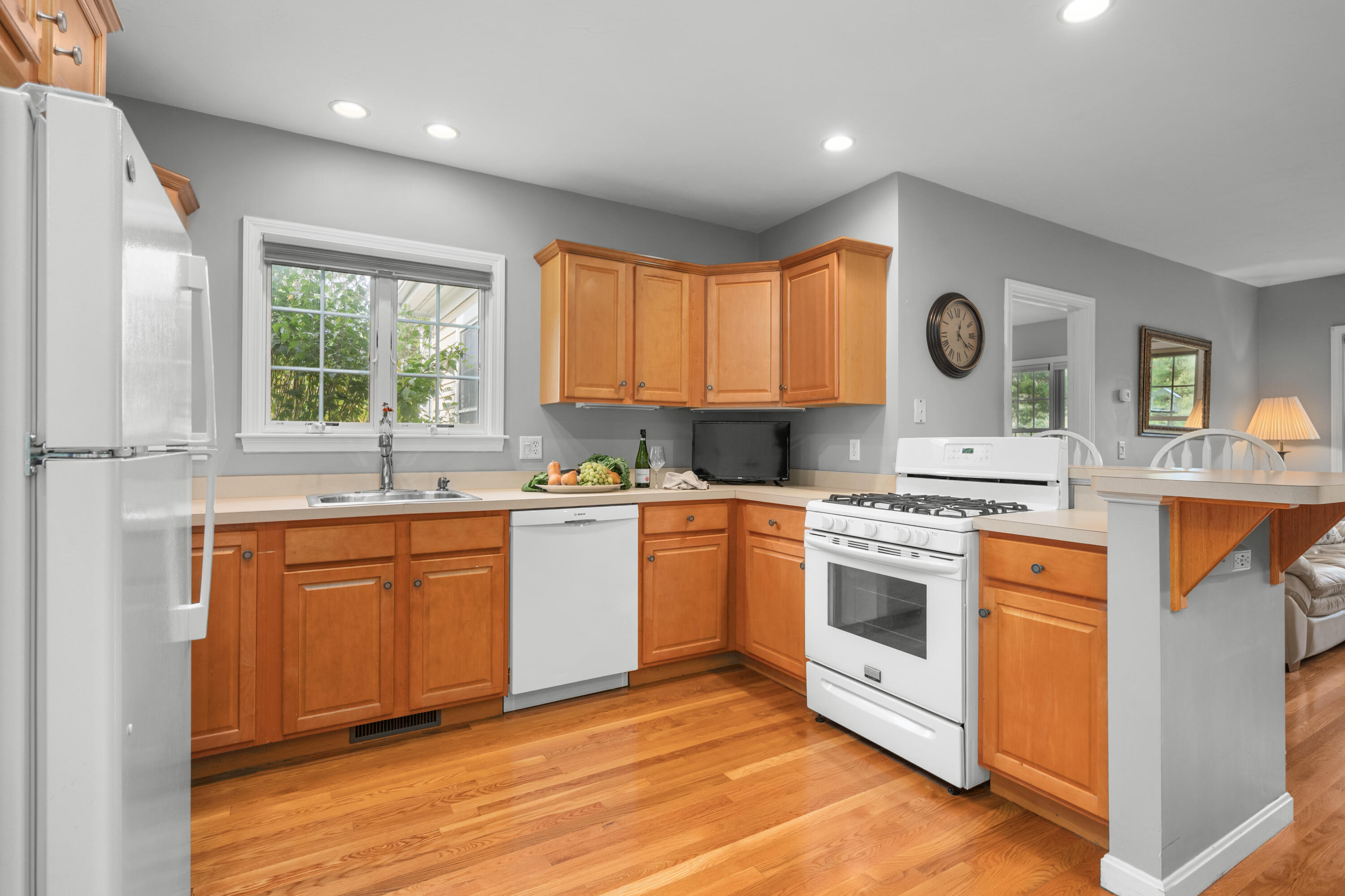 350 Old Barnstable Road Unit 3a Property Photo 6