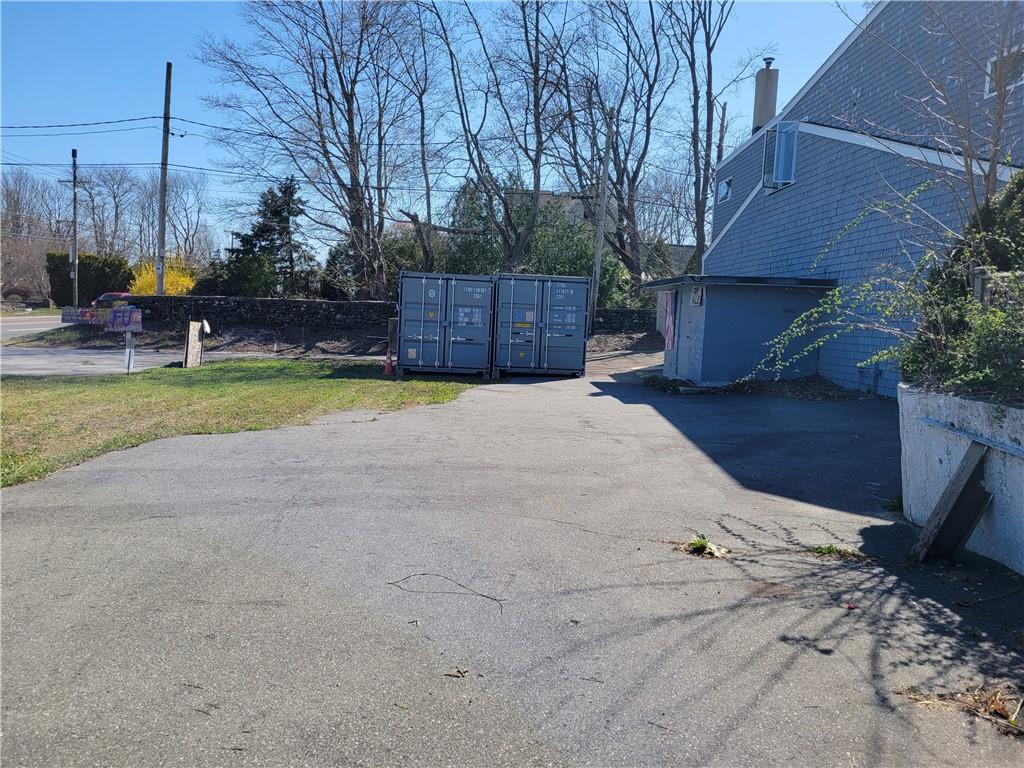 1074 East Main Road Property Photo 16