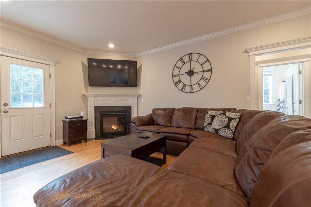 933 Pleasant Street Property Photo 10