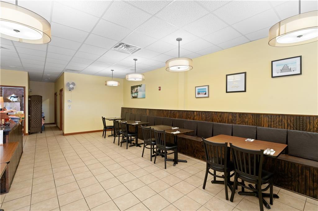 382 Thames Street Property Photo 26