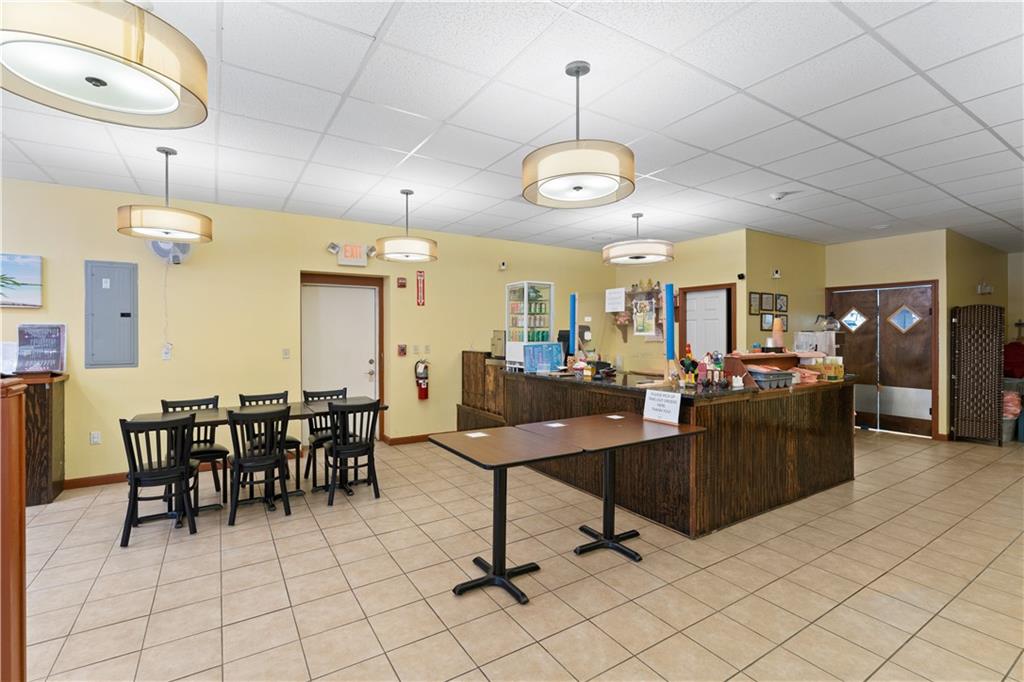 382 Thames Street Property Photo 27