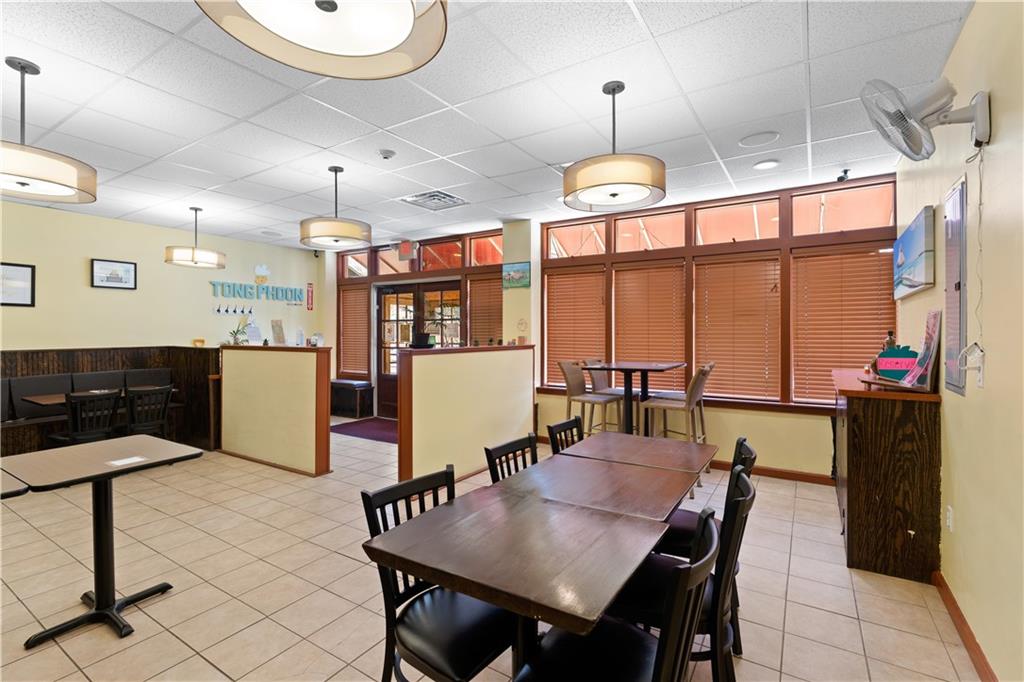 382 Thames Street Property Photo 29