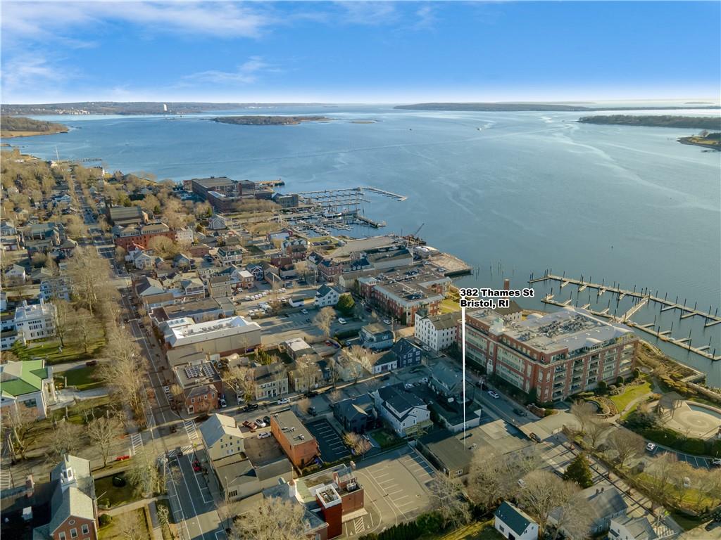 382 Thames Street Property Photo 44
