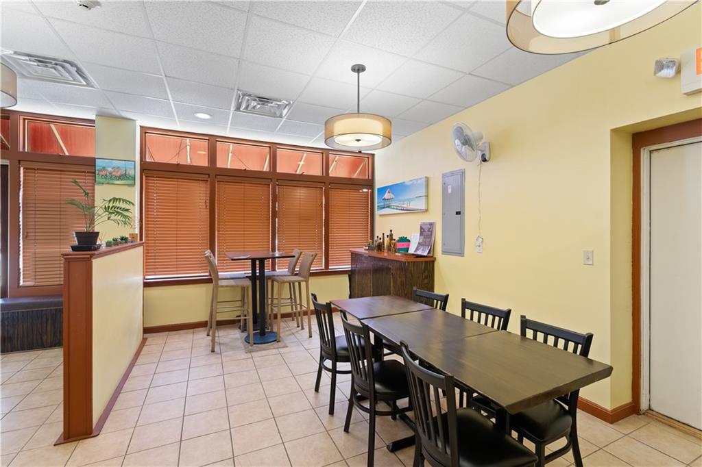 382 Thames Street Unit North Property Photo 6