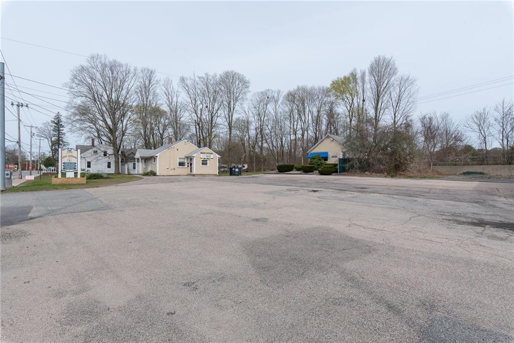 1035 Main Street Property Photo 5