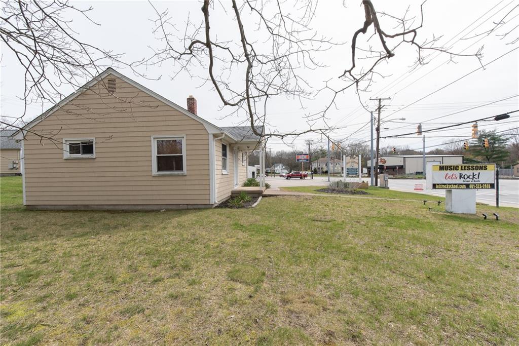 1035 Main Street Property Photo 8
