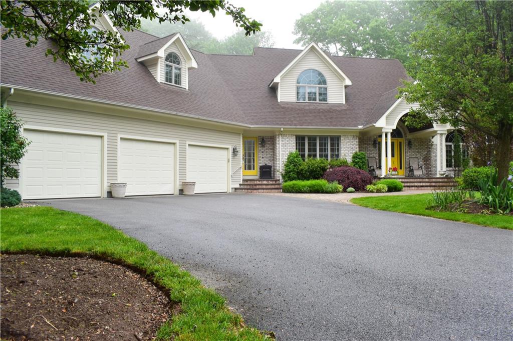 10 Lace Circle Property Photo 2