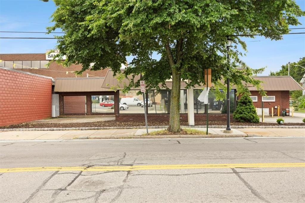 317 Warren Avenue Property Photo 2