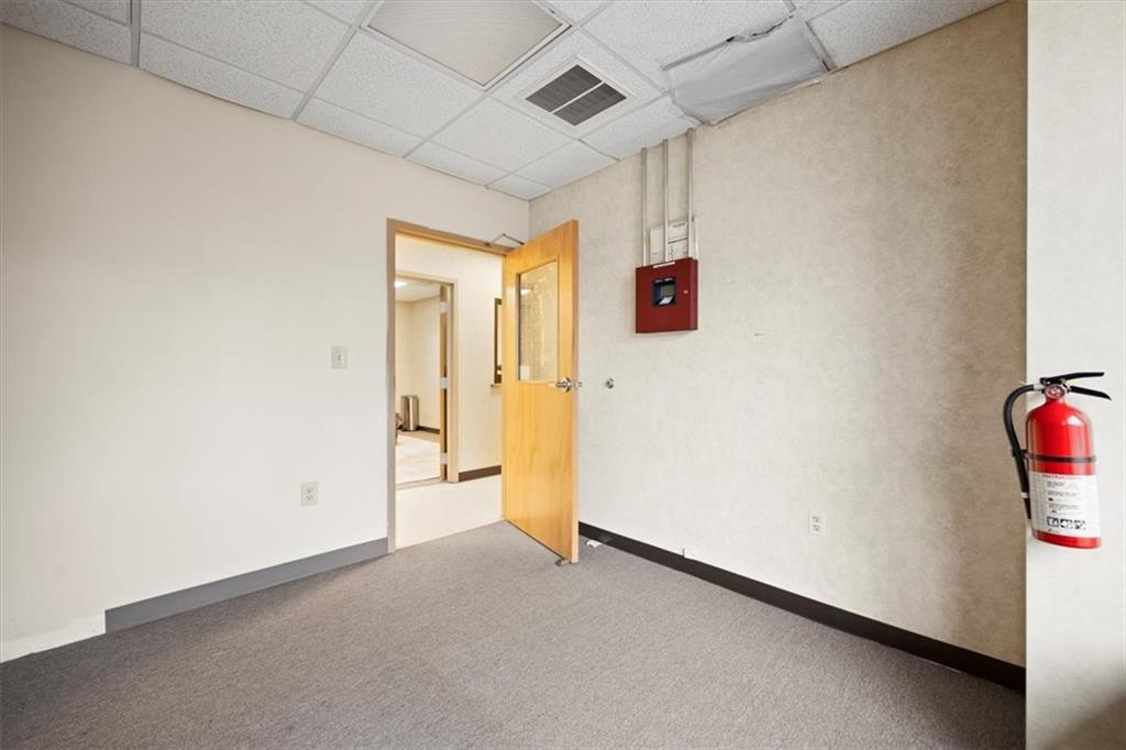 317 Warren Avenue Property Photo 5