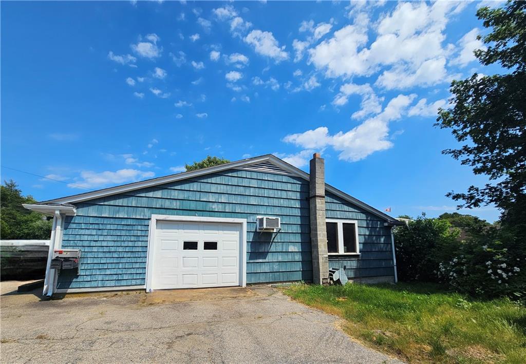 2196 Post Road Property Photo 2