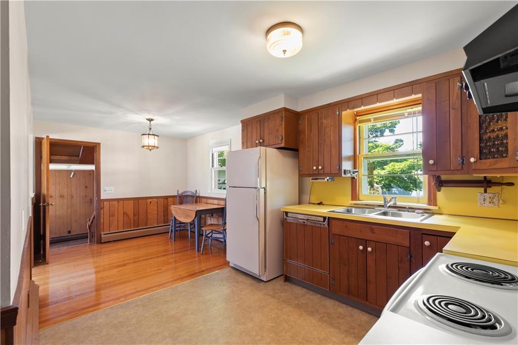 143 Holland Avenue Property Photo 8