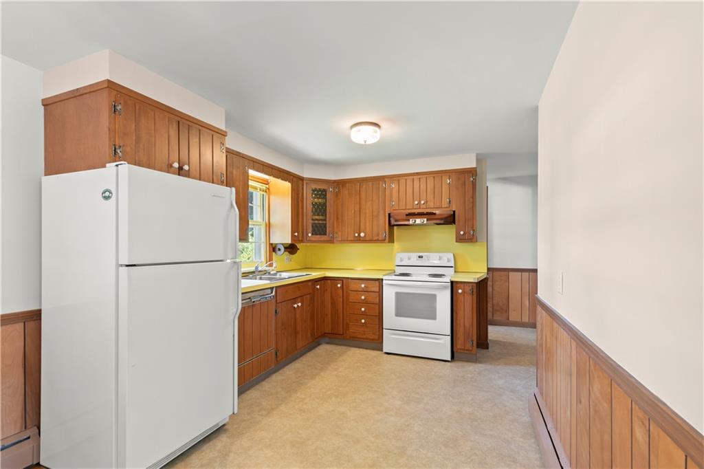 143 Holland Avenue Property Photo 9