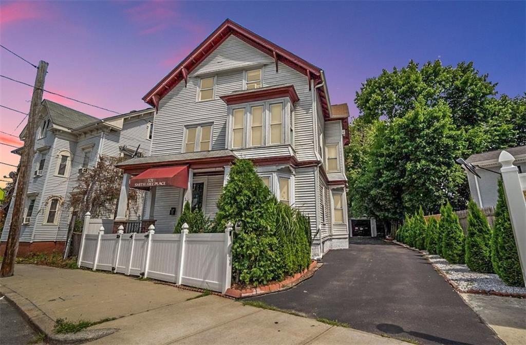 521 Smith Street Property Photo 1