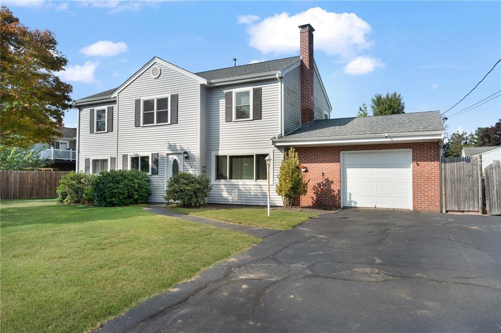 35 Shadbush Road Property Photo 1