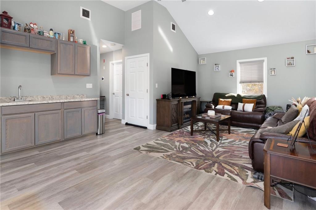 35 Shadbush Road Property Photo 19