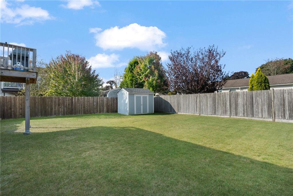35 Shadbush Road Property Photo 24