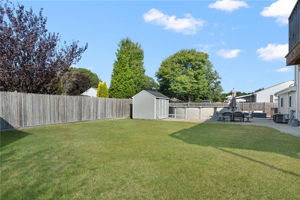 35 Shadbush Road Property Photo 26