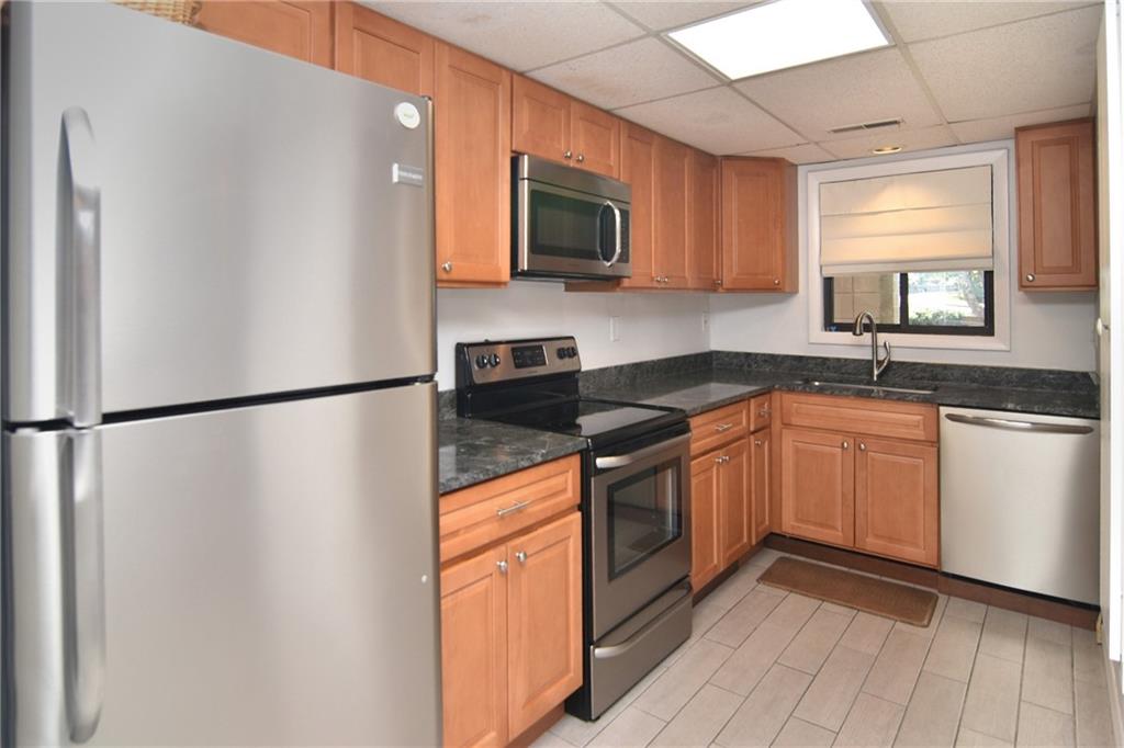 650 East Greenwich Avenue Unit 2-111 Property Photo 3