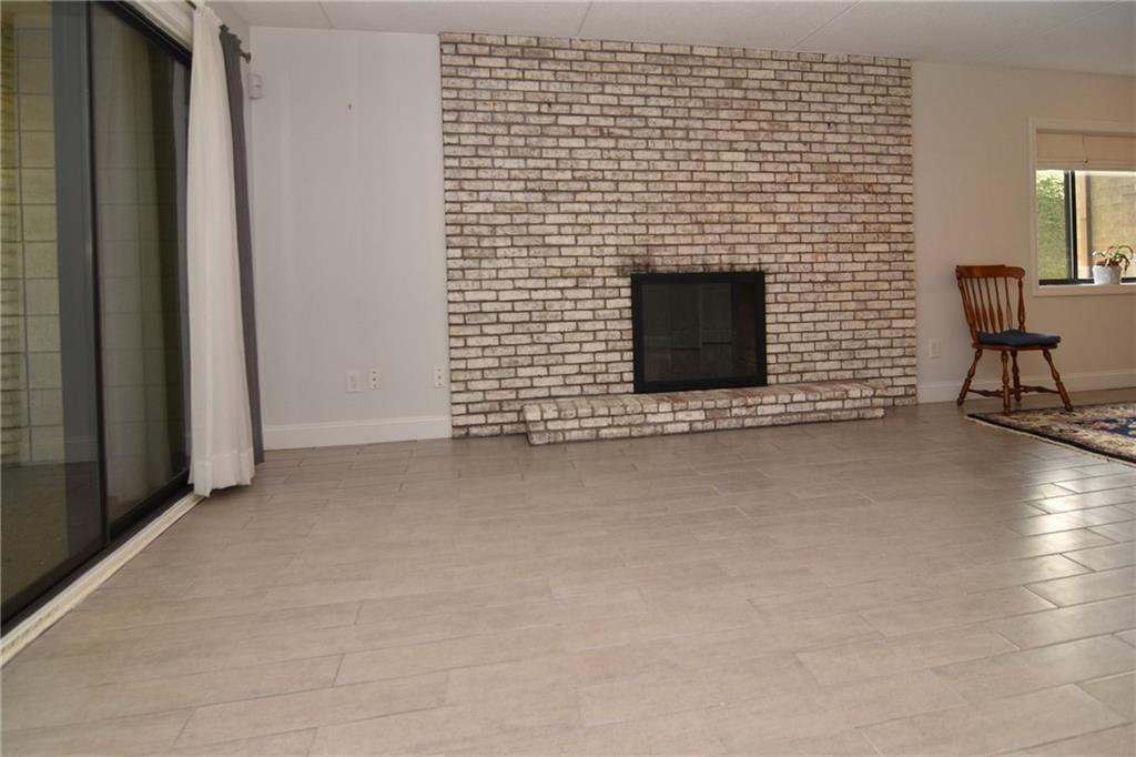 650 East Greenwich Avenue Unit 2-111 Property Photo 10