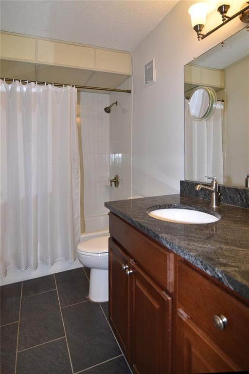 650 East Greenwich Avenue Unit 2-111 Property Photo 16