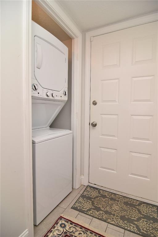 650 East Greenwich Avenue Unit 2-111 Property Photo 23