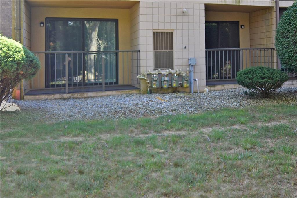 650 East Greenwich Avenue Unit 2-111 Property Photo 25