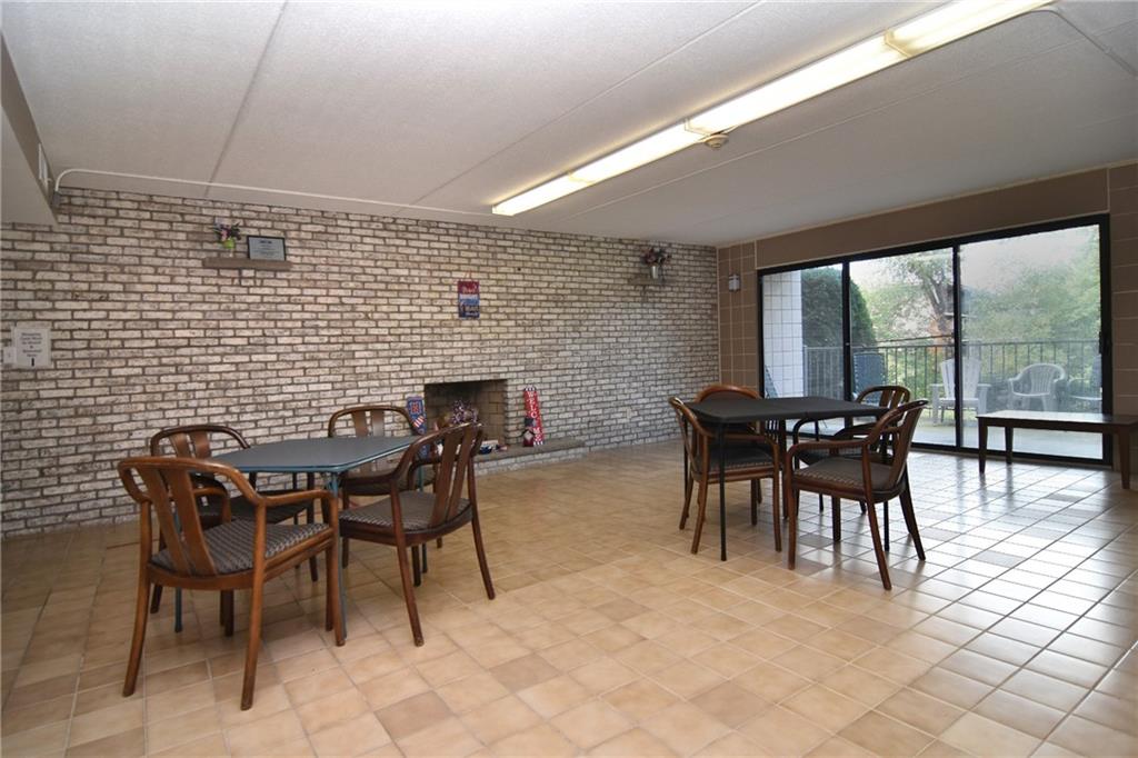 650 East Greenwich Avenue Unit 2-111 Property Photo 29