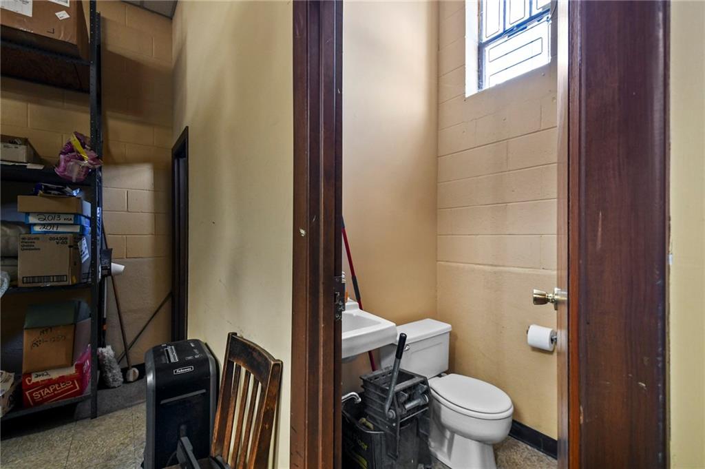 1158 Property Photo 6