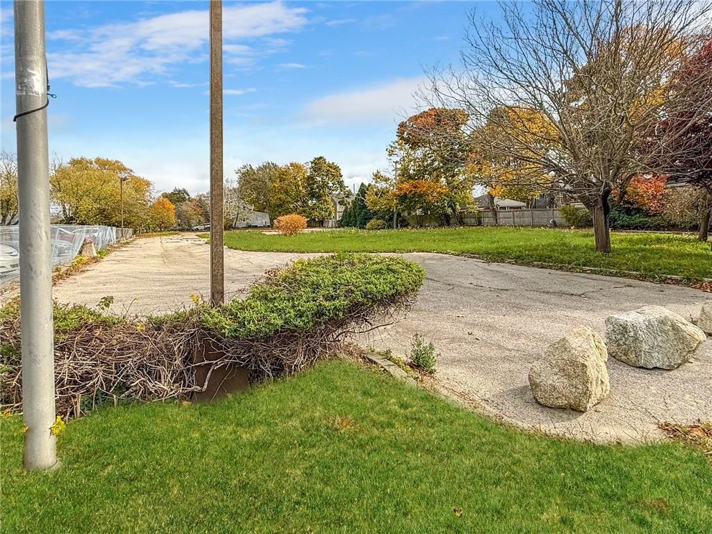 149 W Main Road Property Photo 2