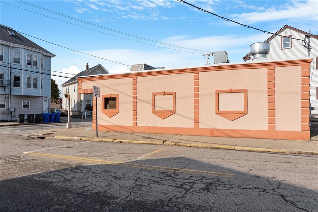 258 Kenyon Avenue Property Photo 18