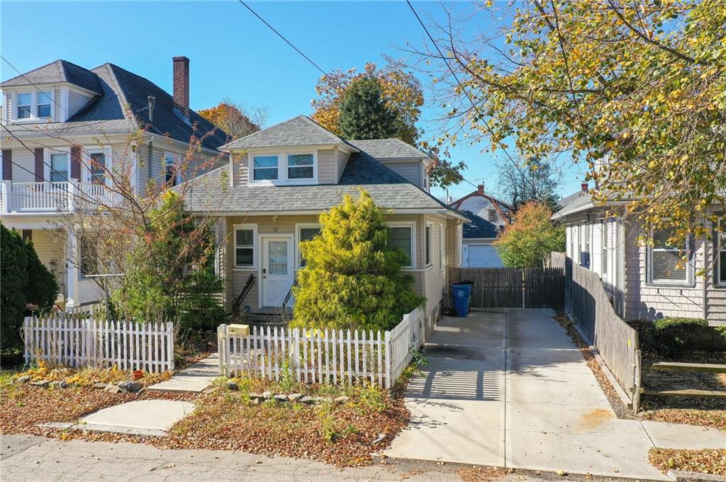 17 River Street Property Photo 7