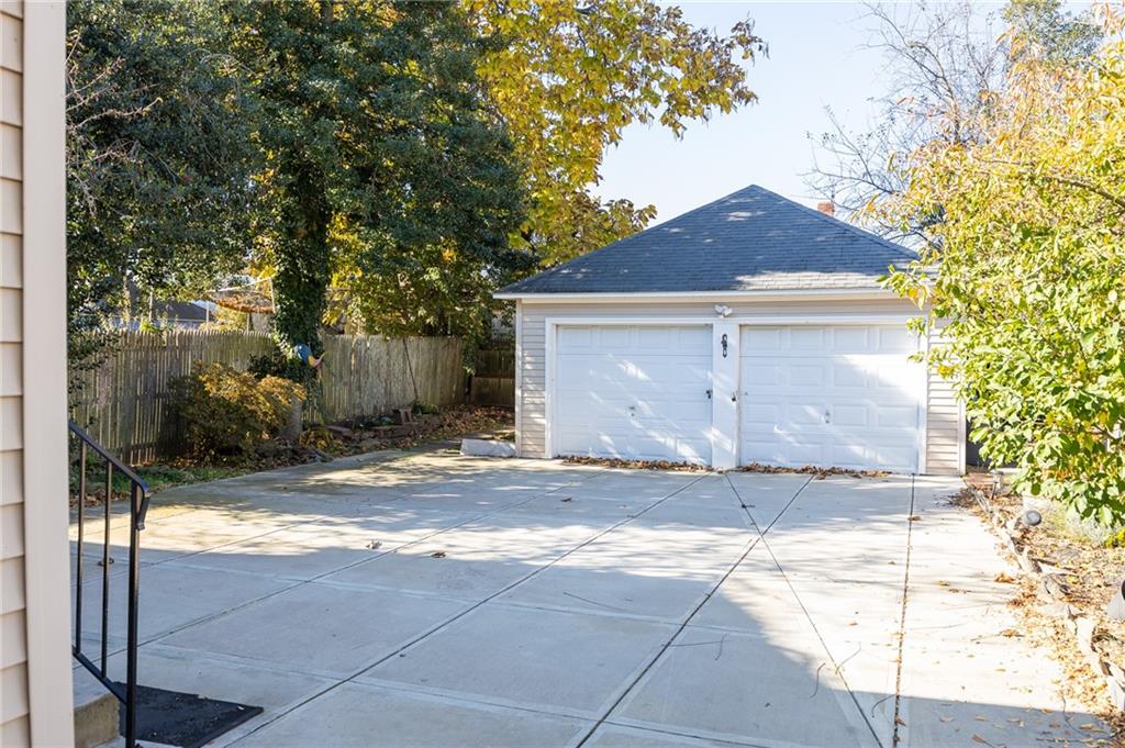 17 River Street Property Photo 9