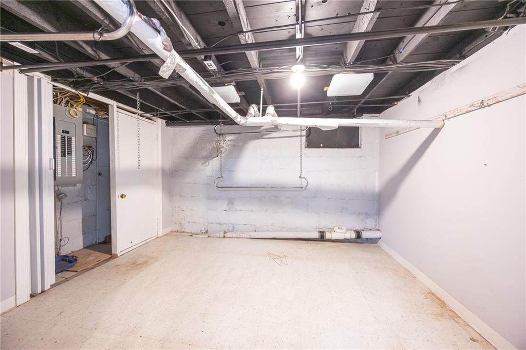 17 River Street Property Photo 32