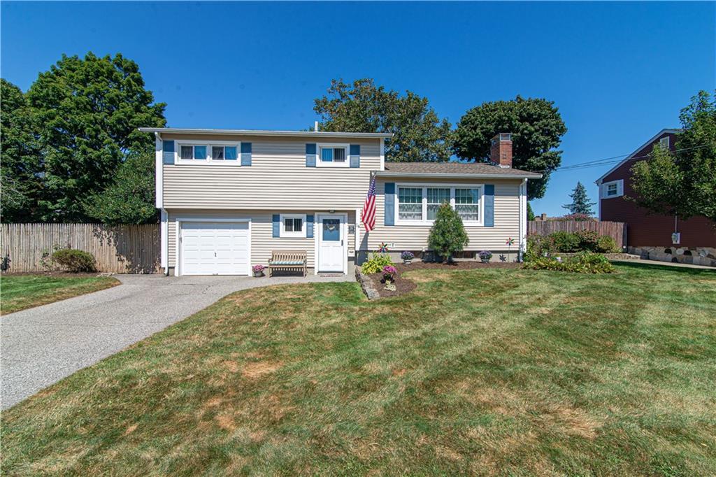 16 Commack Road Property Photo 1