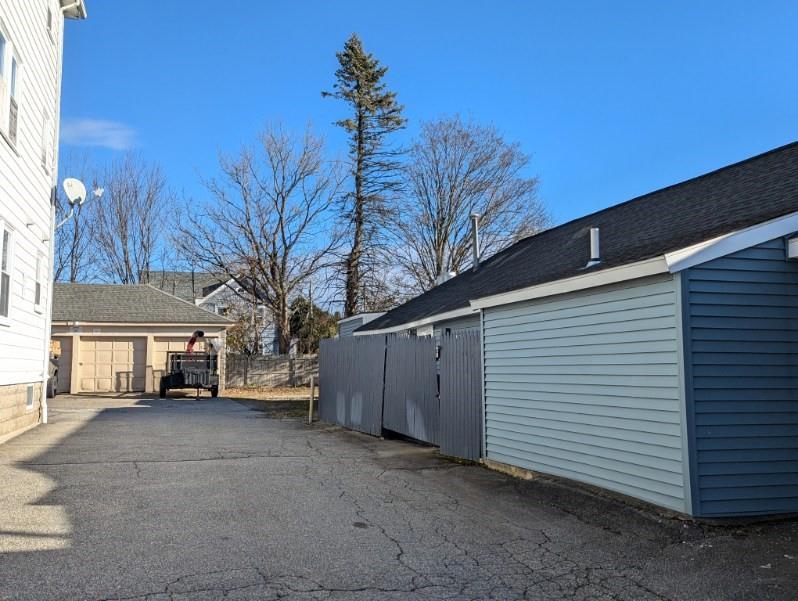 322 Metacom Avenue Property Photo 4