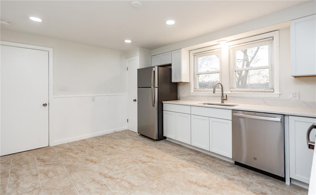 100 Roger Williams Avenue Property Photo 12