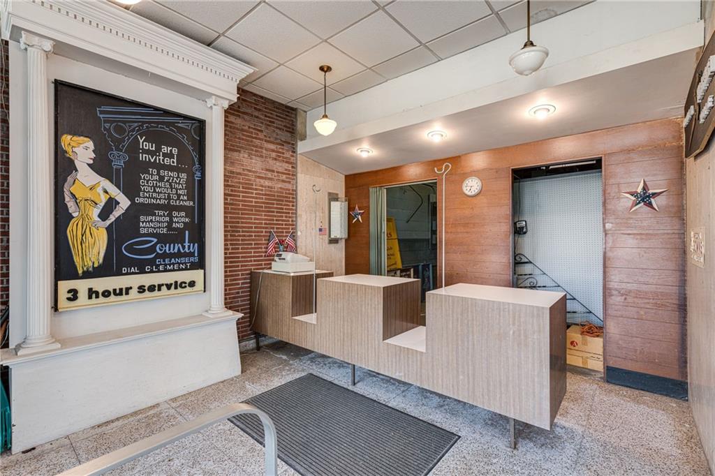 76 State Street Property Photo 11