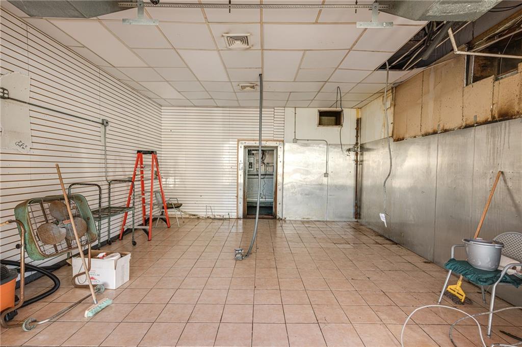 76 State Street Property Photo 21