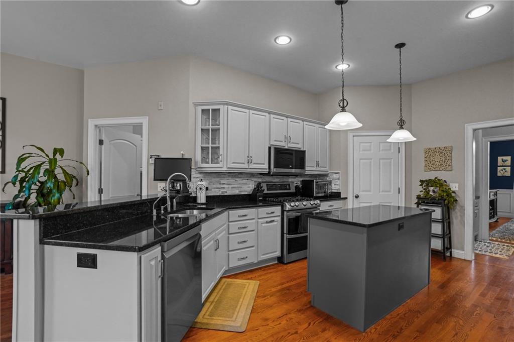 90 Bailey Boulevard Property Photo 11