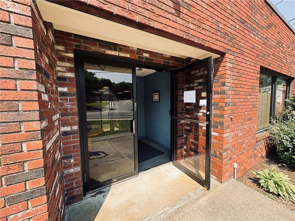 292 Waterman Avenue Property Photo 2
