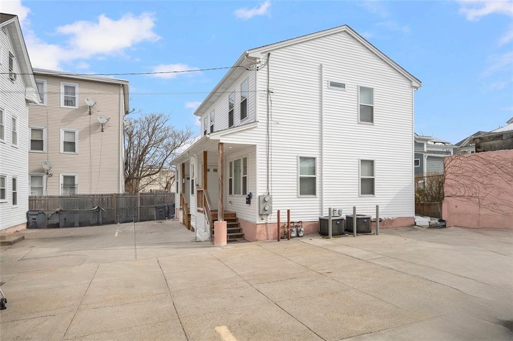 100 Penn Street Property Photo 5