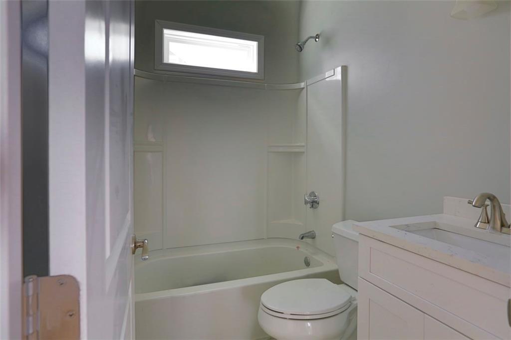 100 Penn Street Property Photo 14