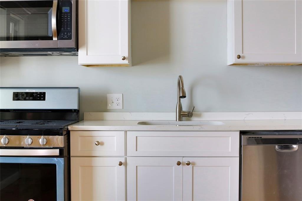 100 Penn Street Property Photo 20