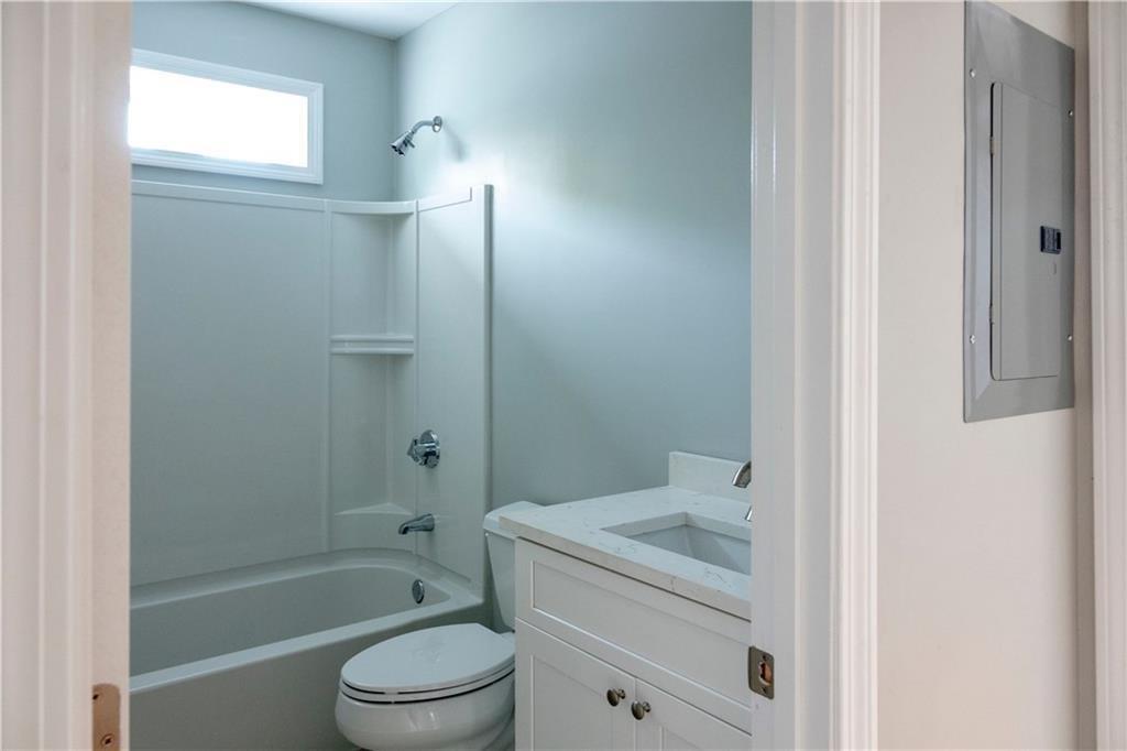 100 Penn Street Property Photo 32